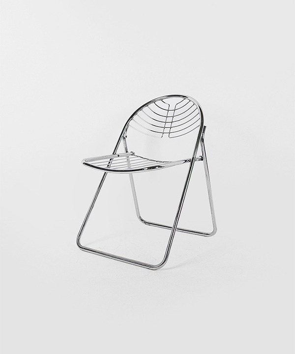 100050. Metal folding chair