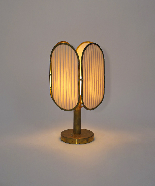 100018. Layers Table Lamp