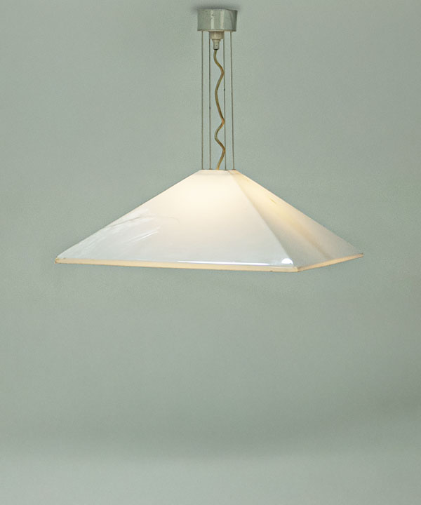 100152. Harco Loor Hang Lamp